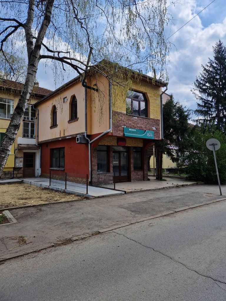 Продава се Двустаен апартамент в Русе, Център - 160 кв.м за 1188 €/кв.м - Снимка #1