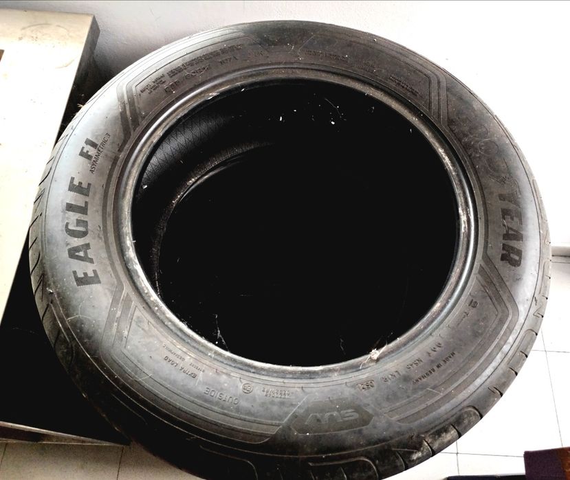 Anvelope 235/60/18 Goodyear Eagle F1 aproape noi