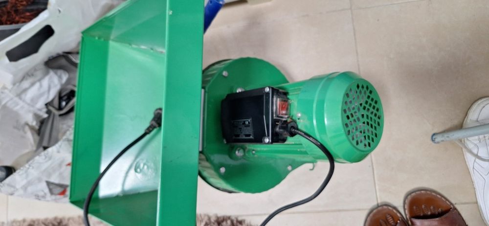 Vînd Moară Nr. 2 de 3,9 KW.cu sac și cuvă mare.