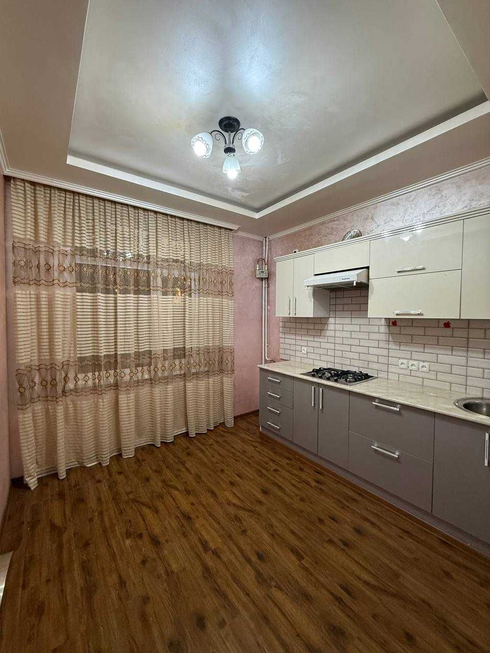 1 на комнатная квартира на 2 этаже 40кв/м,  в Самарканде