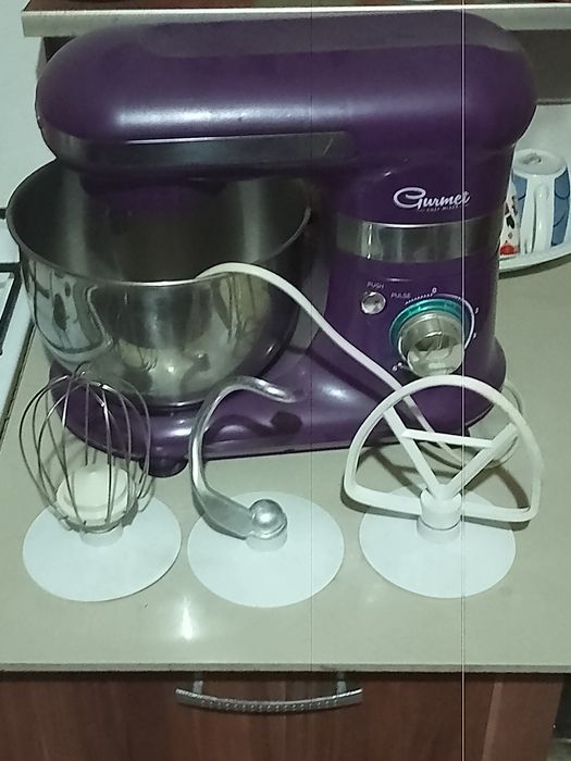 Vând robot de bucătărie