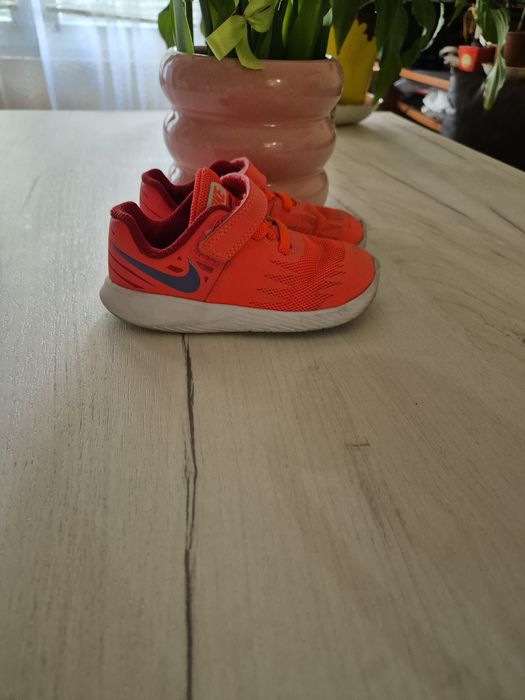 Маратонки ,сандали, обувки