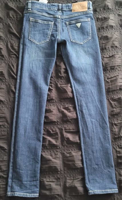 Vand blugi Guess 10 ani