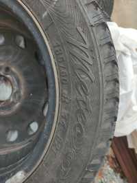 Метални джанти със зимни гуми за Форд Фиеста. 
Размер 185/60/14 .