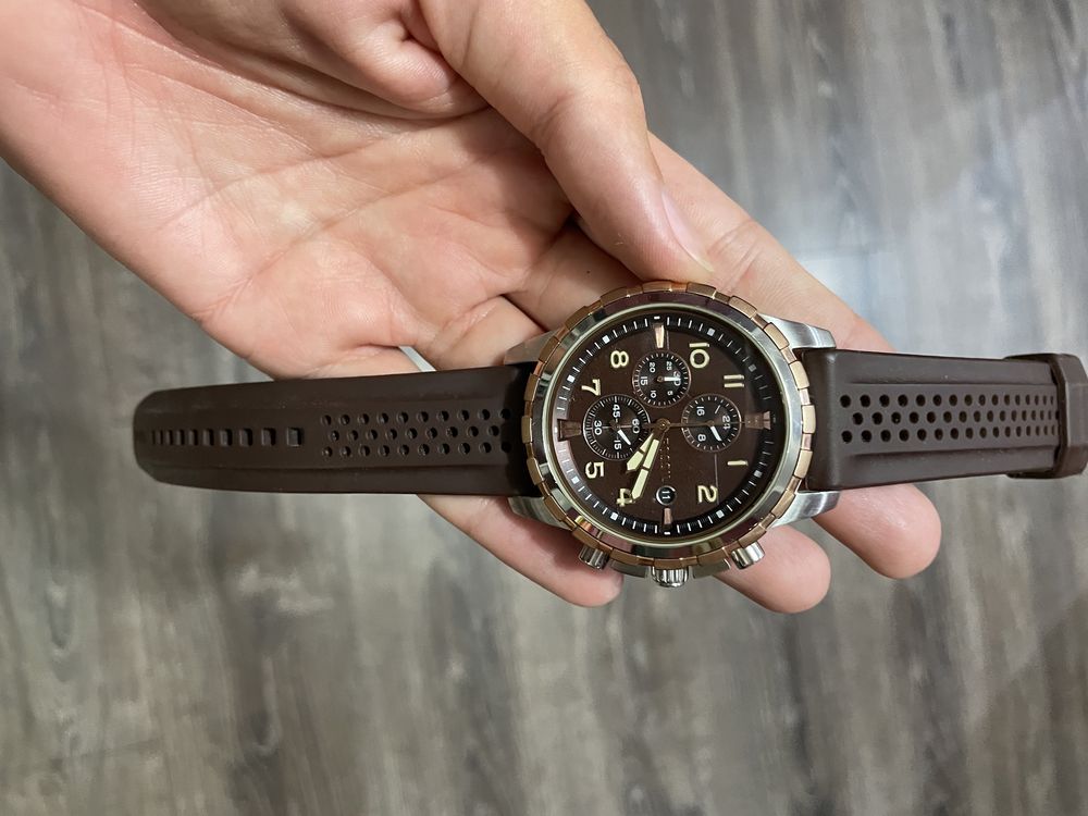 Vand ceas barbatesc fossil, purtat