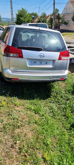 Dezmembrez opel Vectra c 1,9 150 cp 2005. Cutie automată defectă.