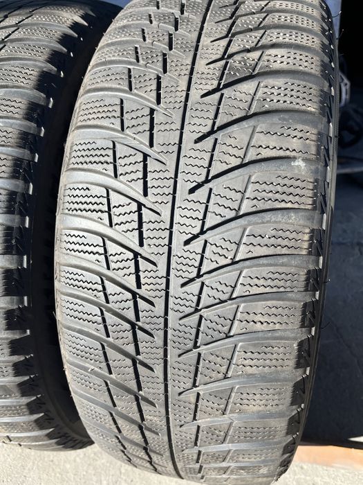 2 бр. зимни гуми 205/55/16 Bridgestone DOT 3116 4,5-5 mm
