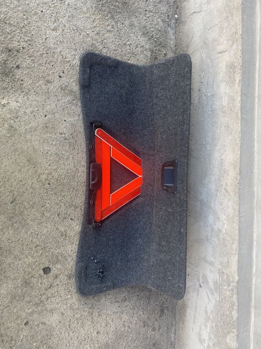 Обшивка багажник Ауди 100 А6 С4 кузов.