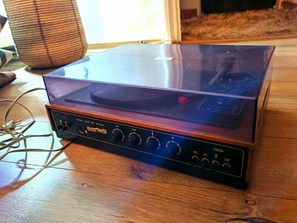 Pickup Tesla NZC 130 Stereo