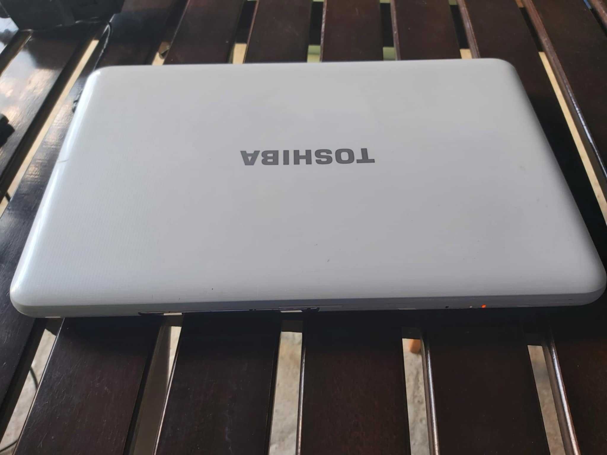 Продавам лаптоп Toshiba Satellite L850-13M Intel Core i3-2350M
