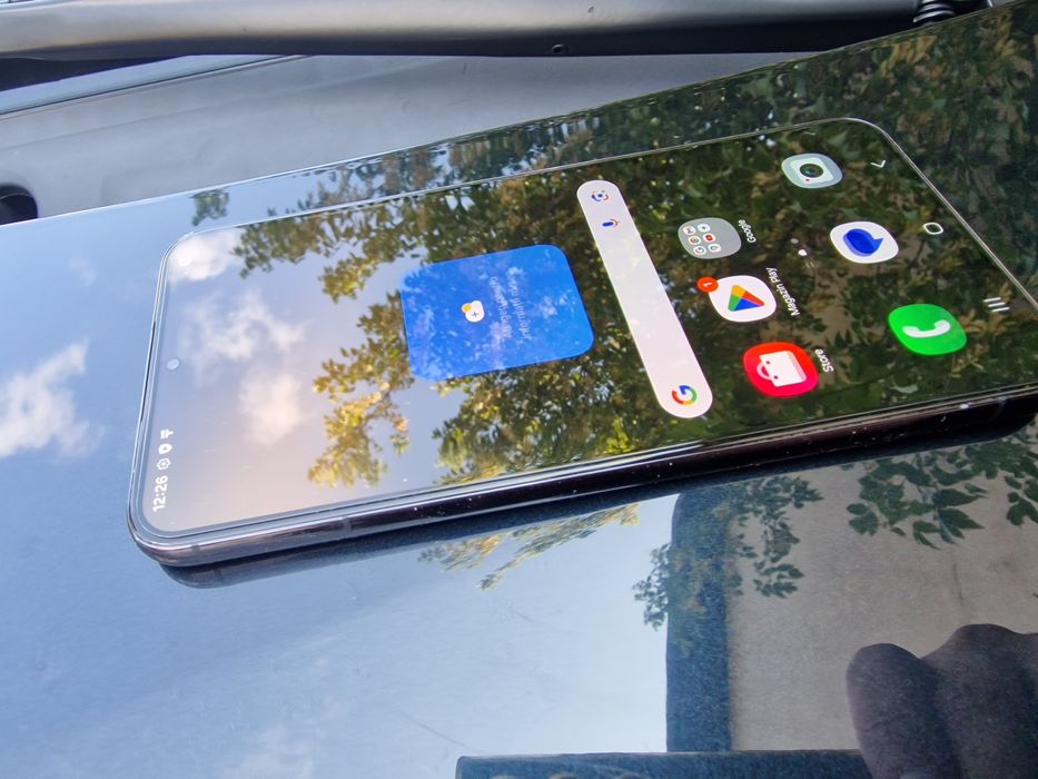 SAMSUNG GALAXY S22 PLUS 128GB negru impecabil  , folie pe ecran ,