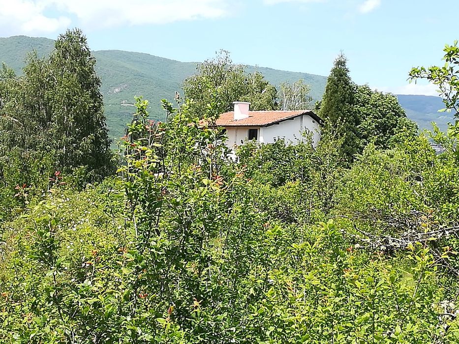 Парцел на първа линия до язовира в с. Логодаж, област Благоевград