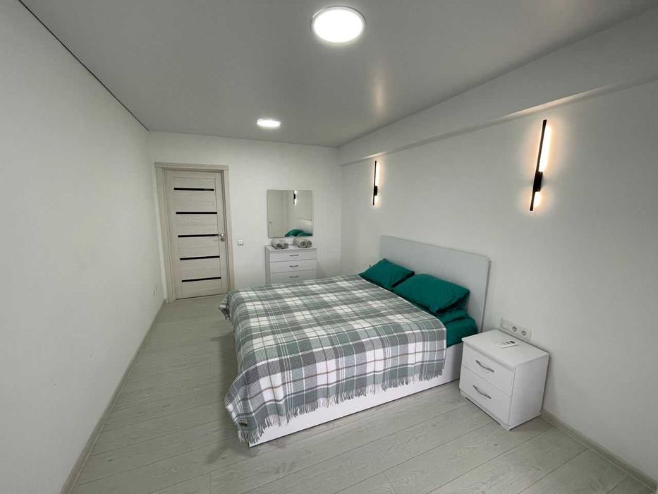 Тристаен имот в Студентски град