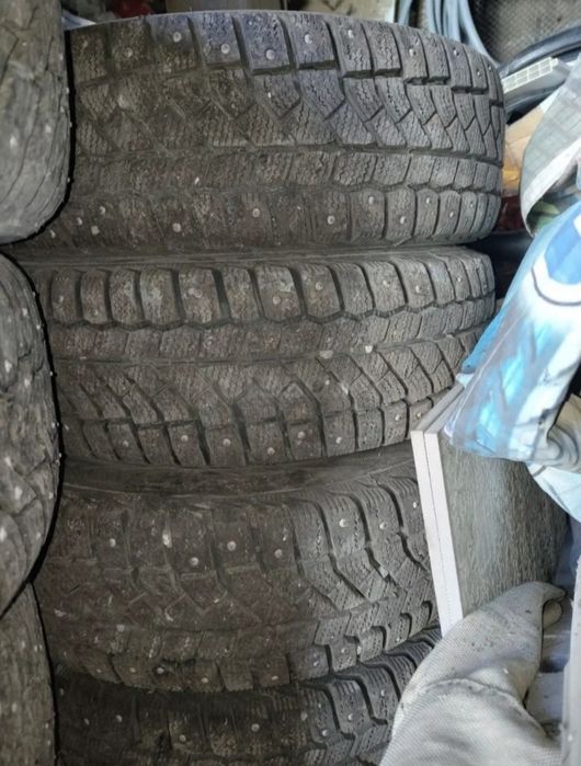 Продам зимние шины Dunlap