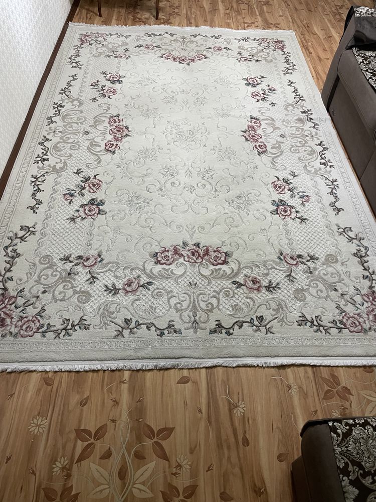 Продам новый ковер