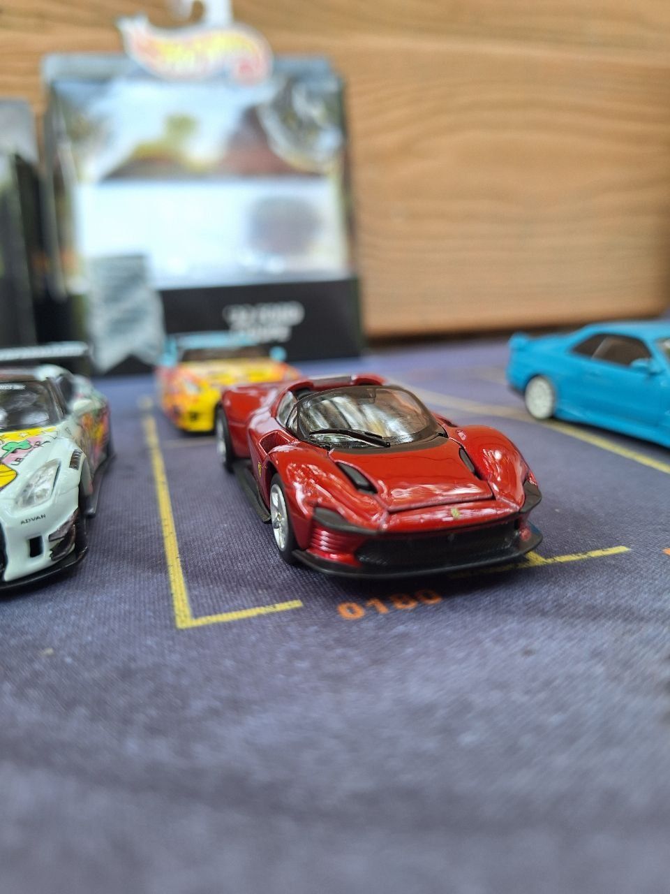 Продам модельку Ferrari daytona sp3 от bburago