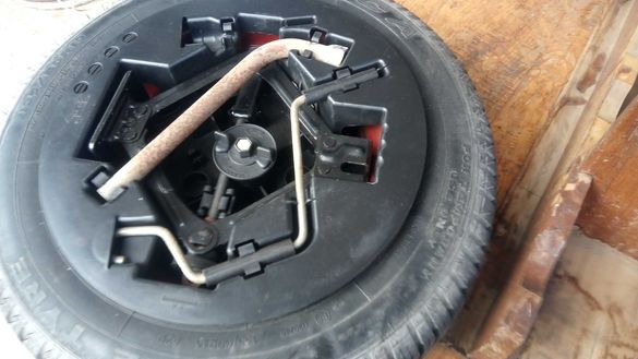 Резервна гума тип патерица