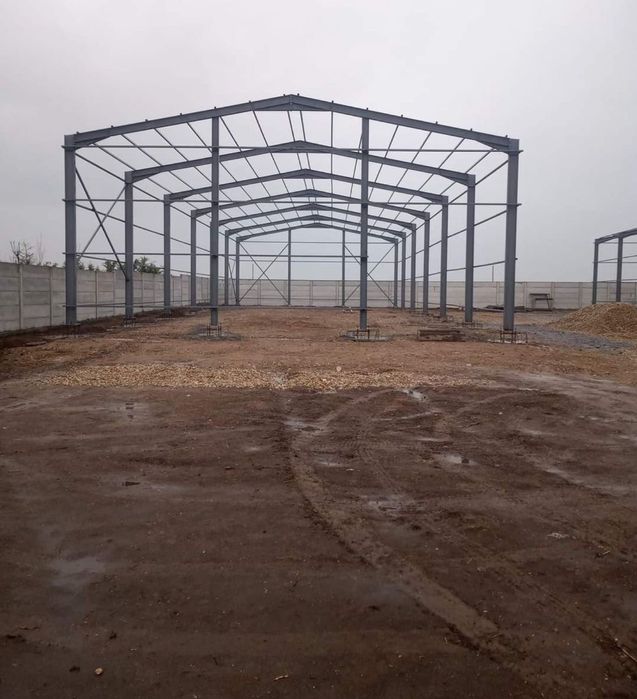 Vadă hală de pe stoc 12 m lățime cu 20 lungime 4 m la streașină cu mon