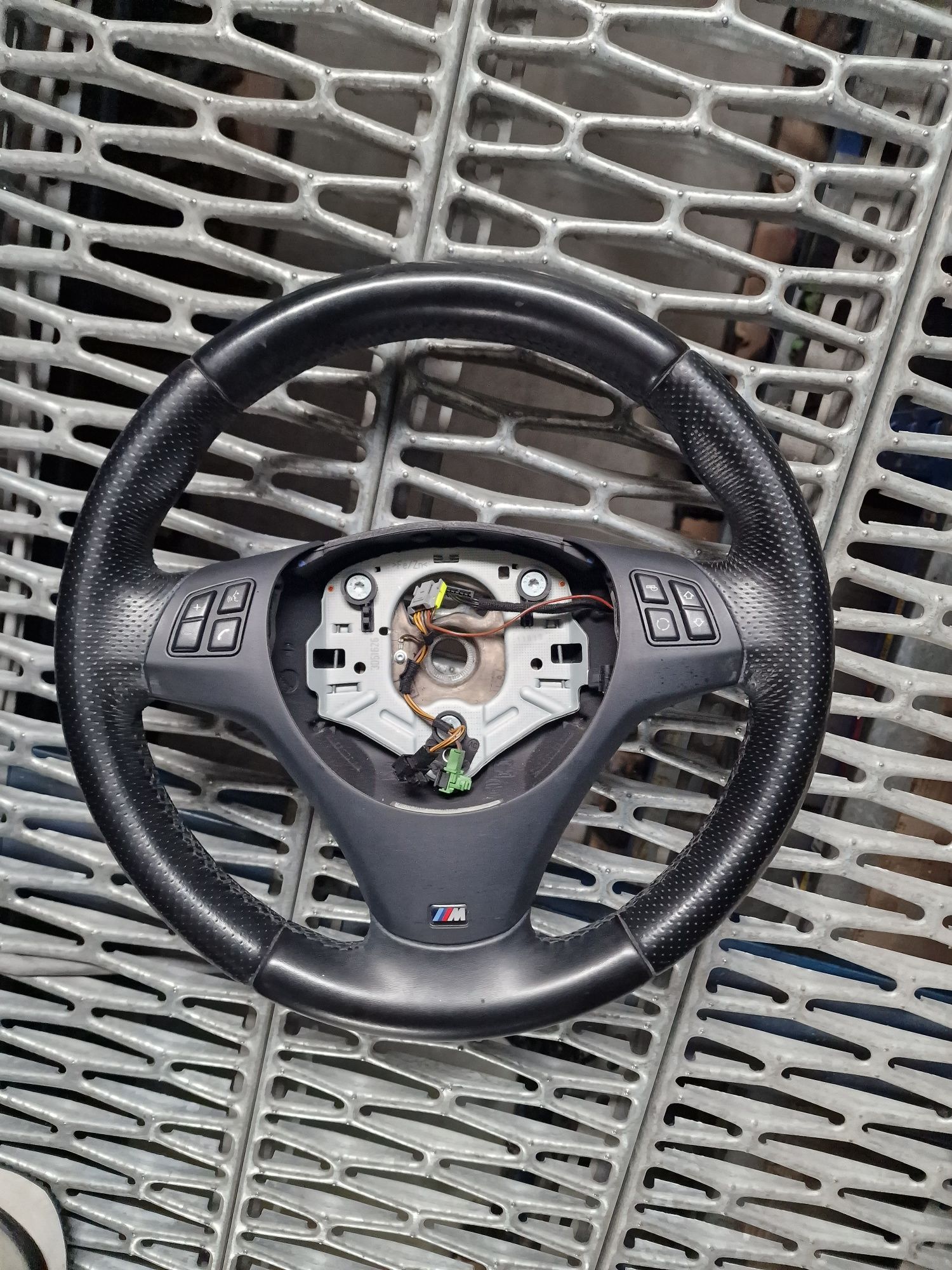 Covrig volan m pachet bmw e81 e82 e87 e90 e91 e92 e93 x1 e84