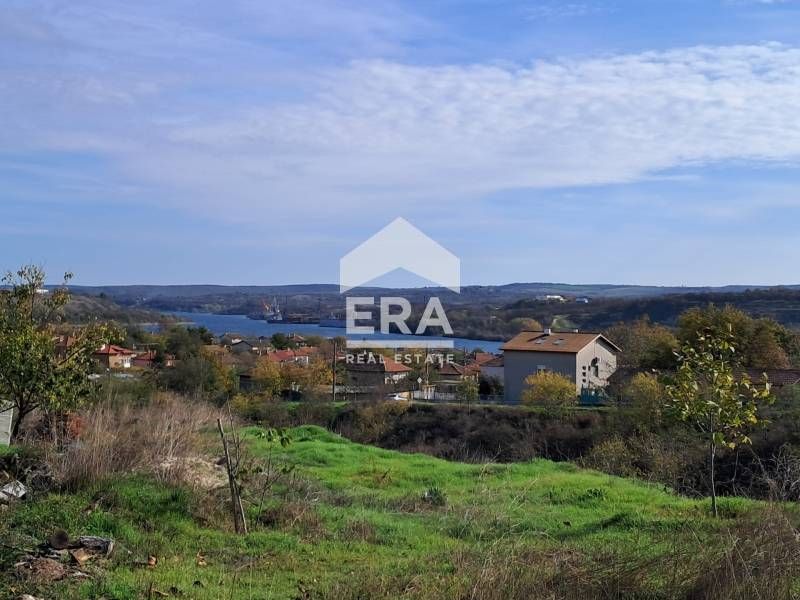 Урегулиран поземлен имот за продажба, с влязъл в сила ПУП и ПРЗ, в сел