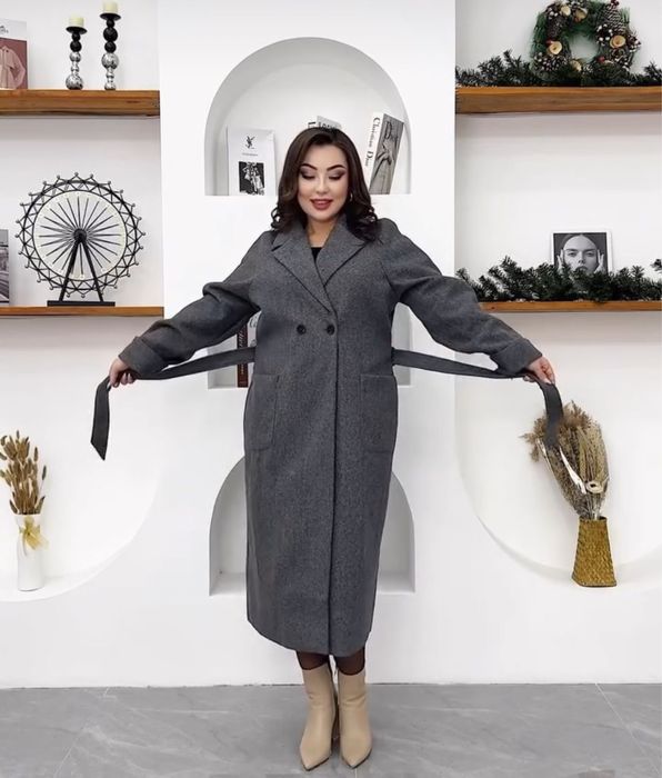 Пальто новая  50р