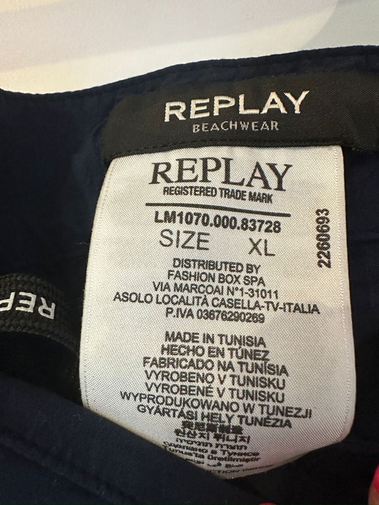 Vand pantaloni scurti , Replay , pret 120 lei