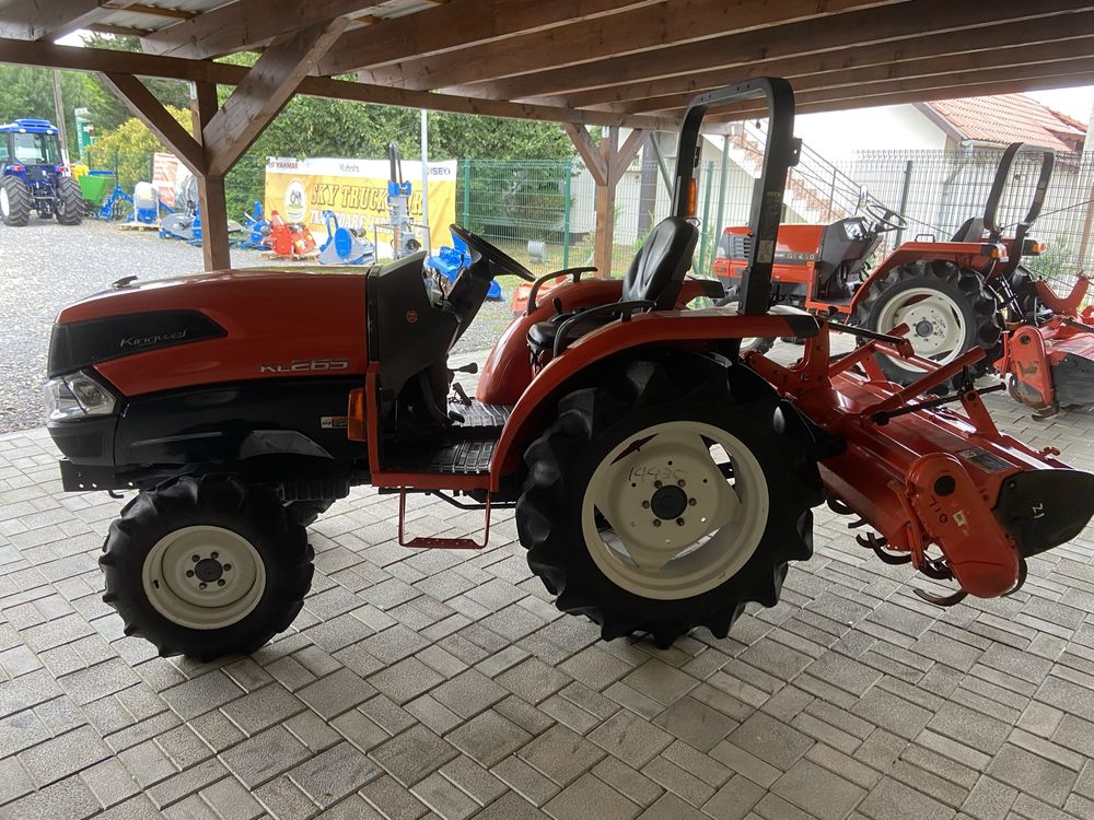 Tractor japonez Kubota KL265, model nou, 26cp + freza