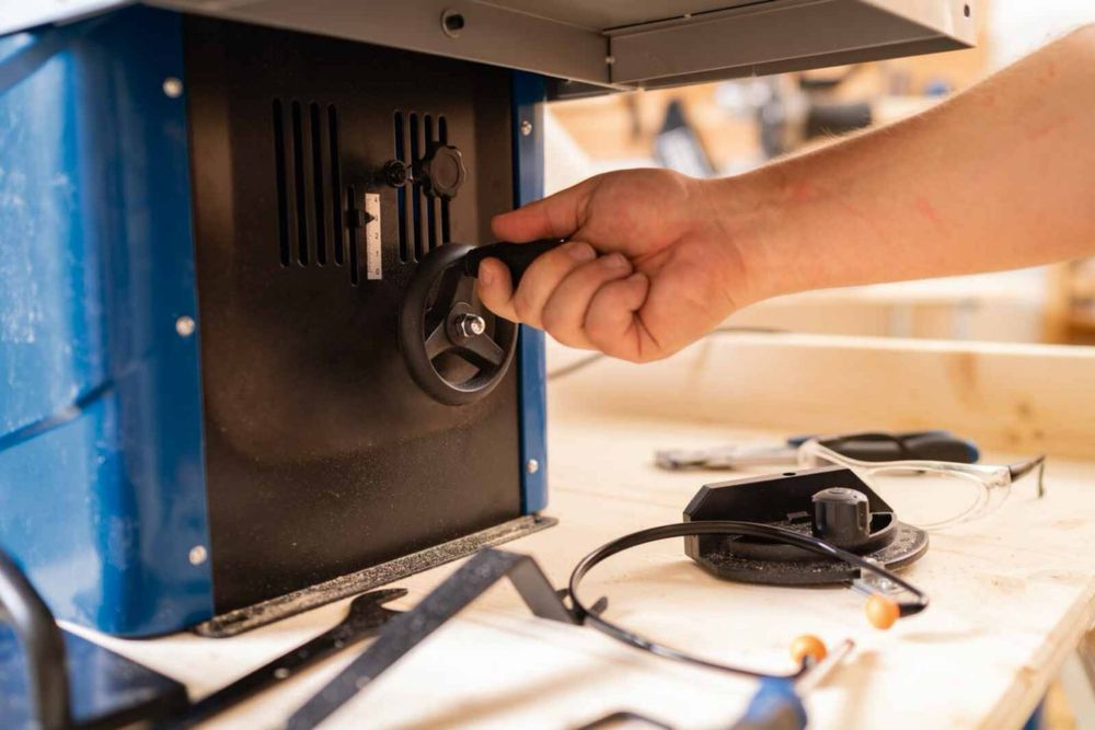 Настолна фреза Scheppach HF50-1500W,11500 – 24000 об./мин (в 6 стъпки)