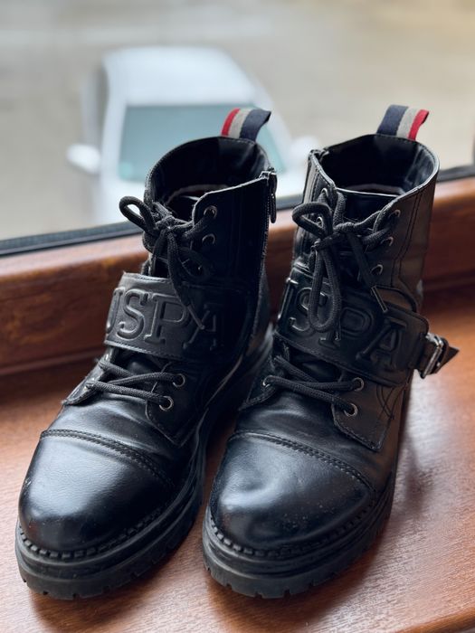 Vând ghete mărimea 37