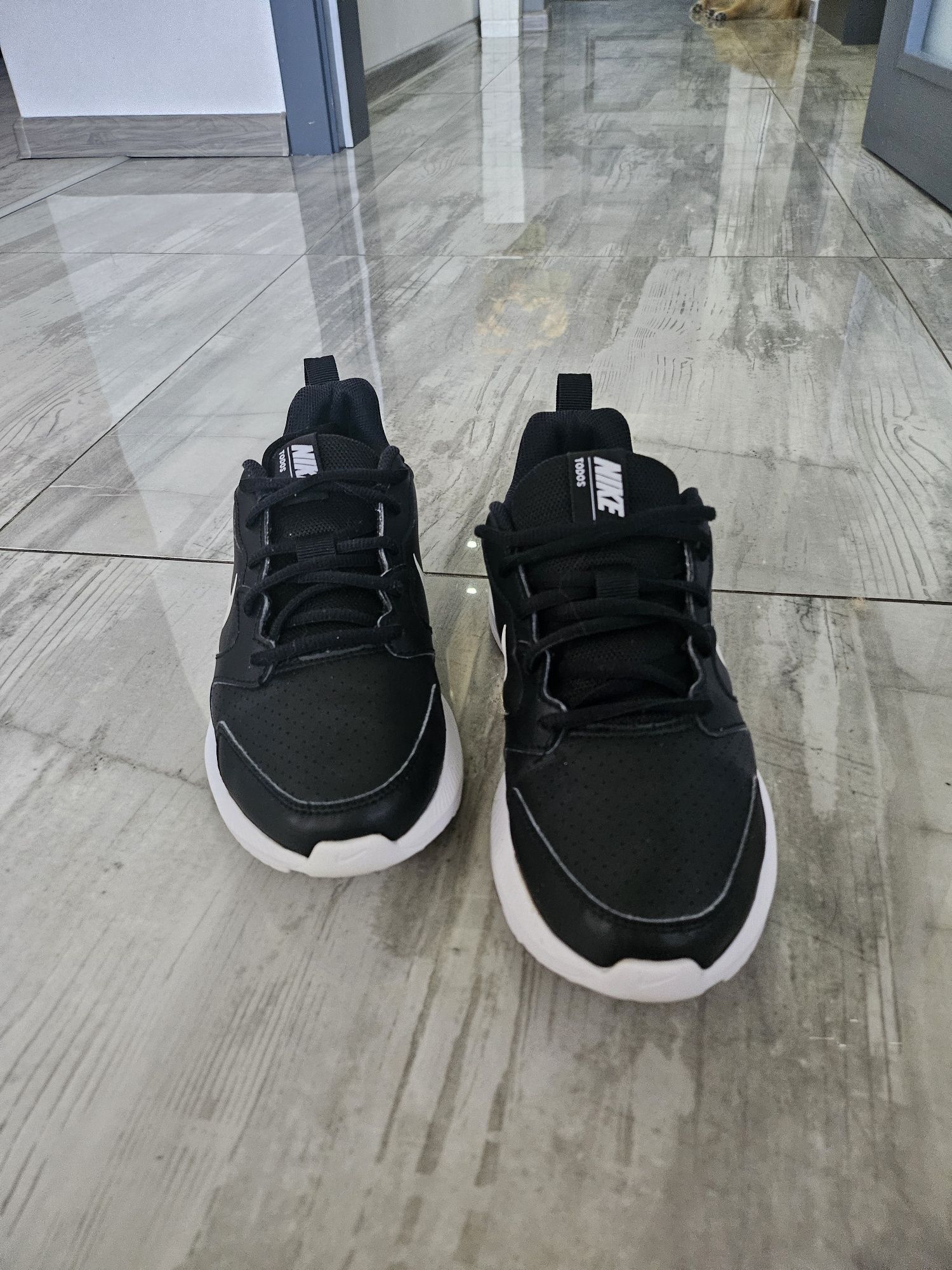 Дамски маратонки Nike