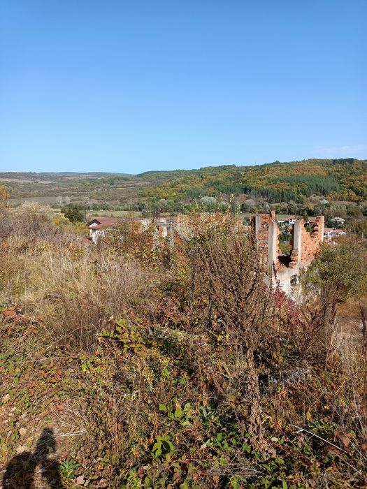 Продавам парцел за жилищно строителство