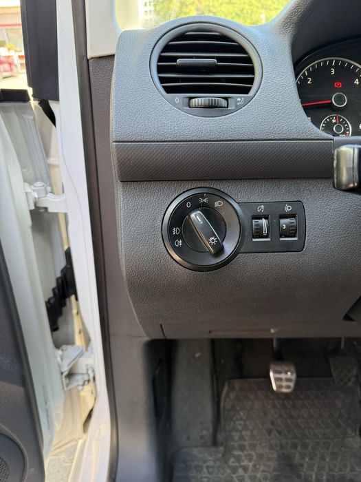 DE VINZARE - VW CADDY 4 x 4 ;  AN 2013 ; 2.0 TDI