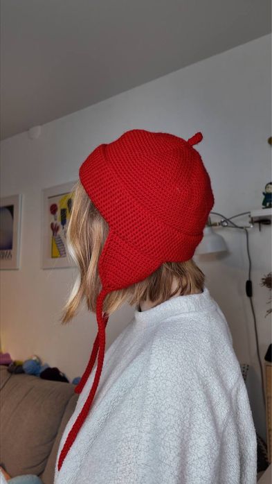 Шапка петелька ручной вязки