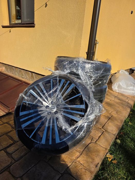 Jante 22 originale Volvo XC90 si cauciucuri vara Pirelli 275/35/R22
