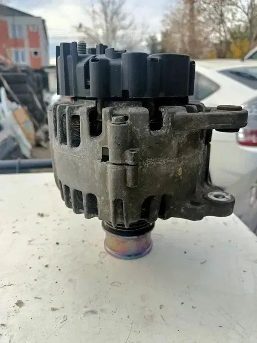 Alternator Valeo vw Golf 7/T-ROC/Polo 6C /Audi A1/A3/Q2 cod 04E903015