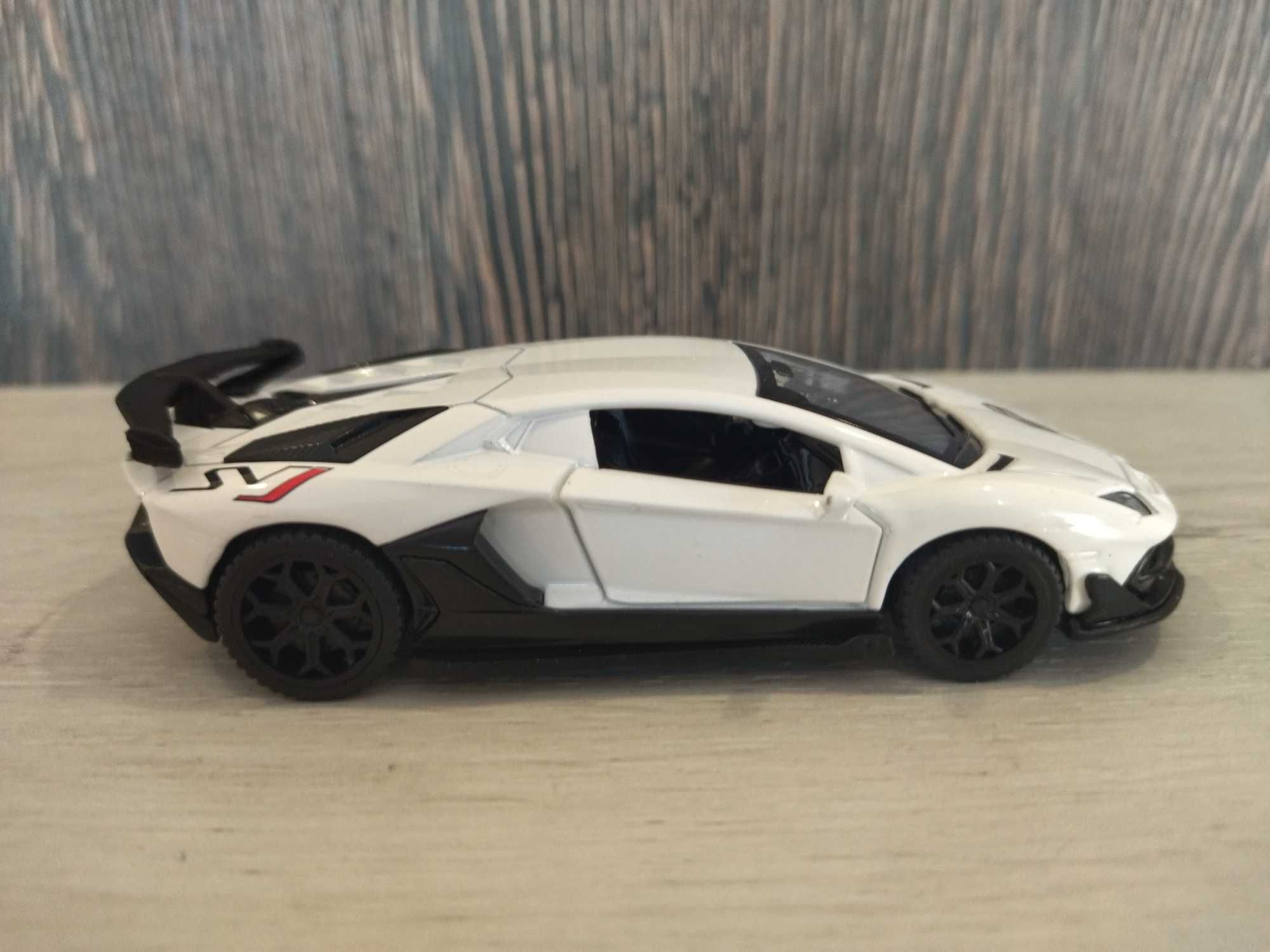 Метална количка Lamborghini Aventador SVJ !!!