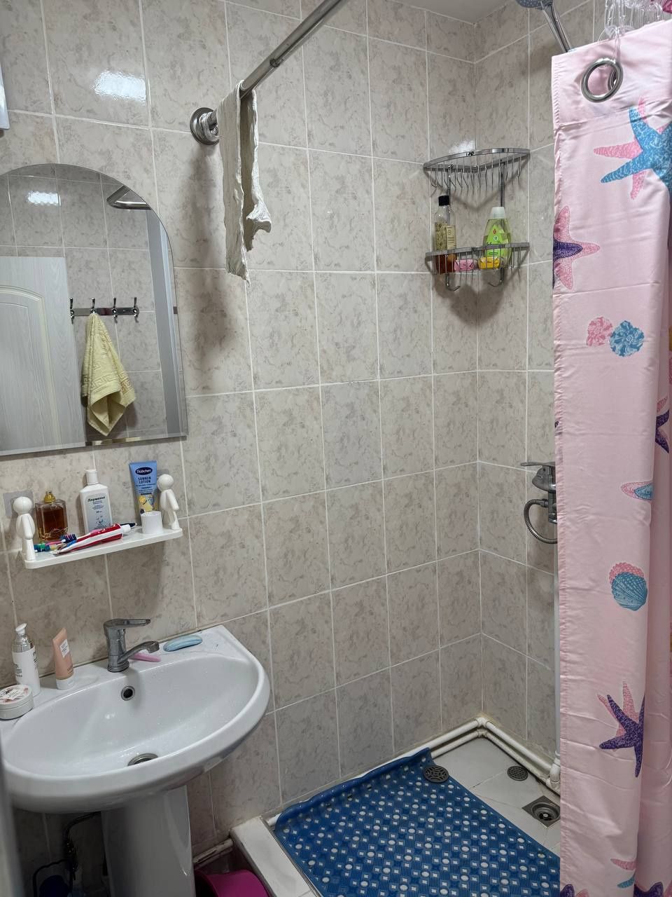 Chirchiq shahar vasmoyda 2 xonali kv 1 etaj remont qilinga sotiladi