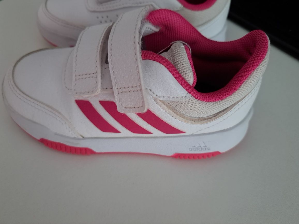 Adidasi Adidas marimea 25