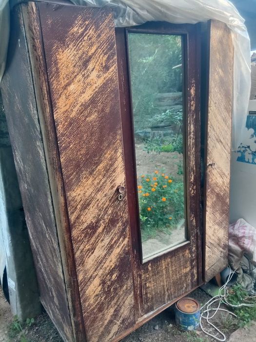 Винтажный платяной шкаф, с зеркалом