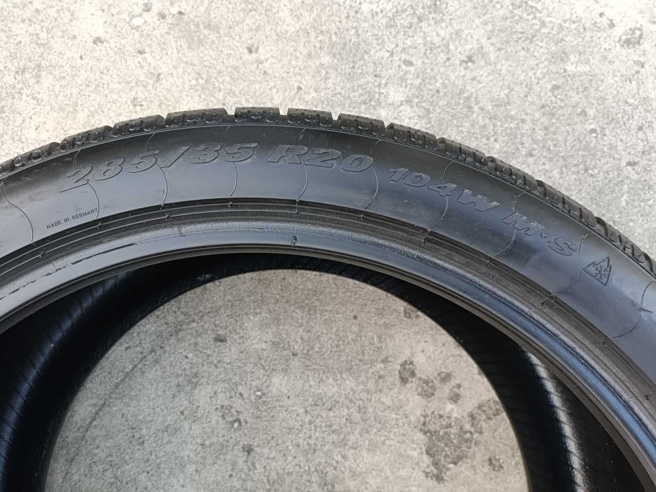 Doua anvelope iarna 285 35 20 pirelli sottozero 2 profil de 7,8 mm