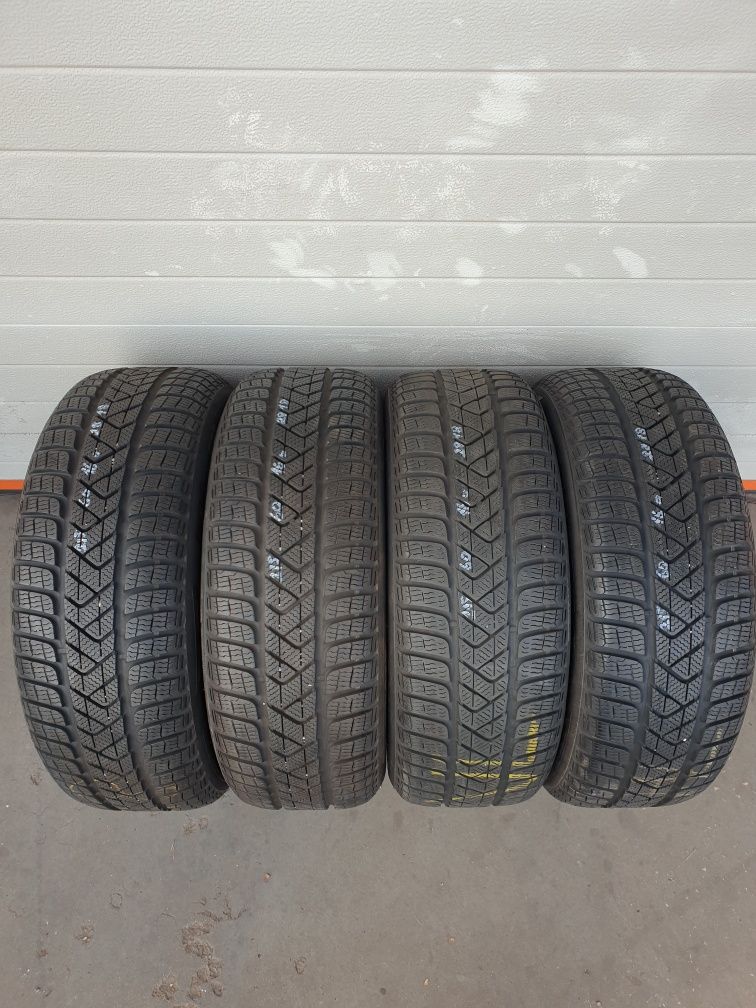 Зимни гуми 4 броя PIRELLI SotoZero3 215 60 R16 дот 2818