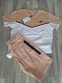 Compleu Nike Mărimi (S,M,M,XL,XXL)