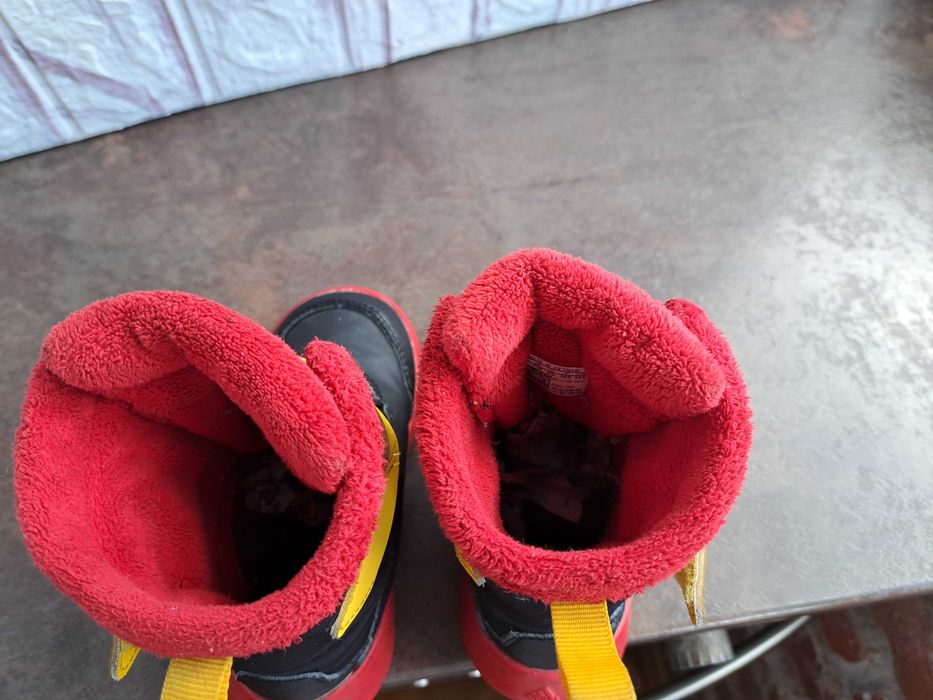 детски ботуши,зимни обувки,боти,апрески,Adidas номер25 за момче,адид