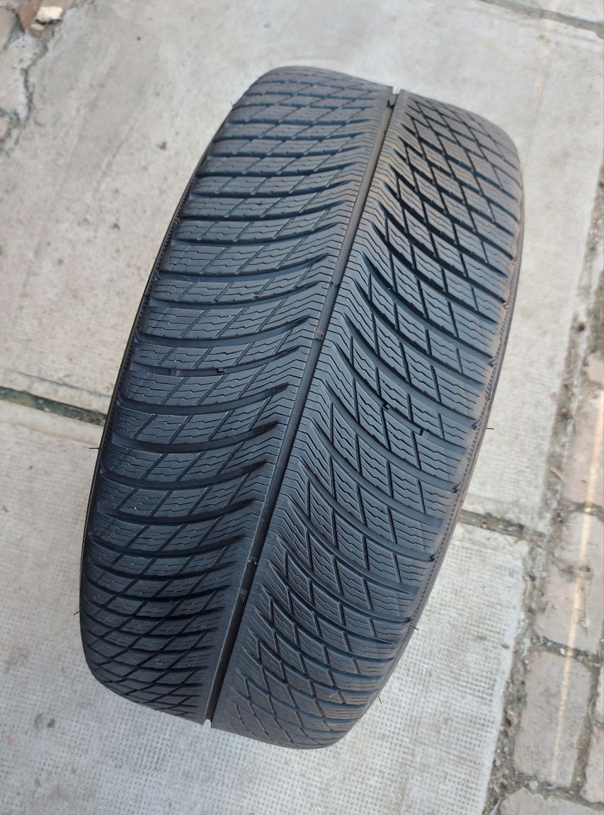 O bucată 275/45 R20 M+S iarnă - una Michelin Pirelli
