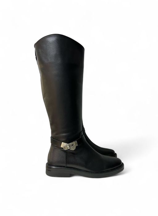 Дизайнерски дамски ботуши от естествена кожа.