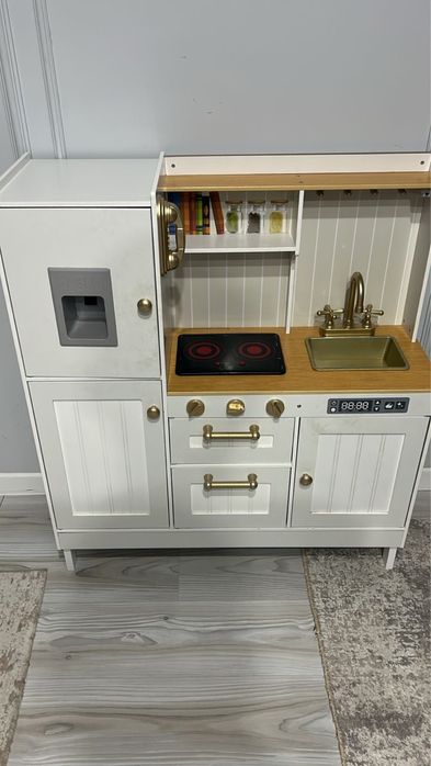 Игрушечная кухня для детей