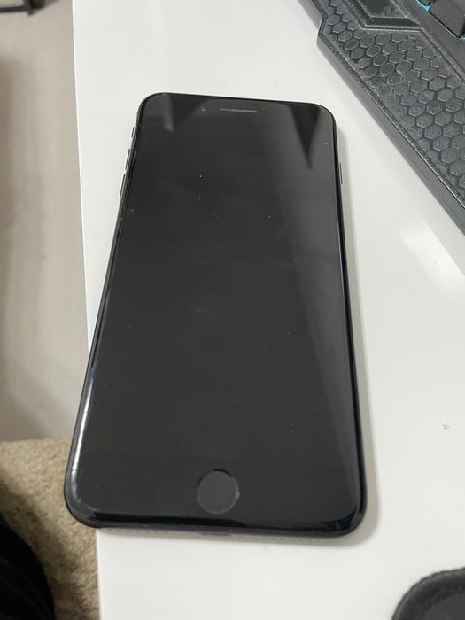 vand telefon iphone 7 plus 128