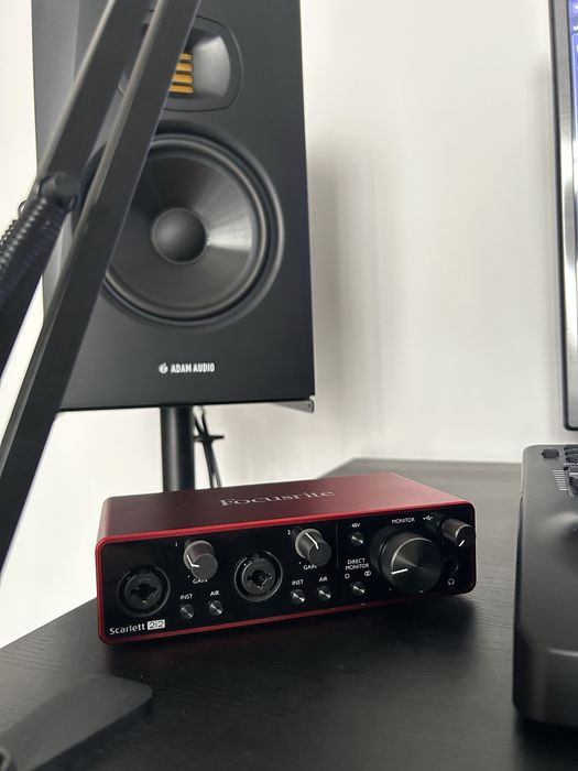 Placa audio Focusrite 2i2 3rd gen