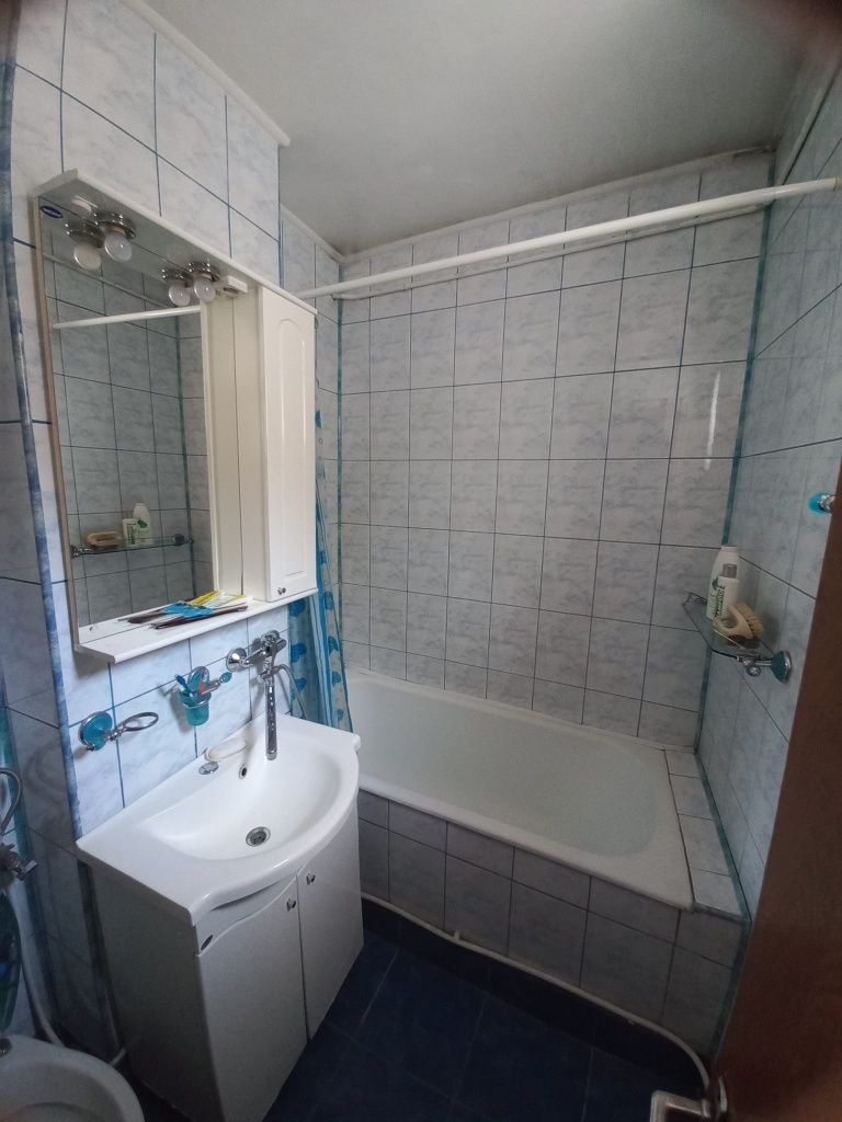 Vând apartament - Pitesti