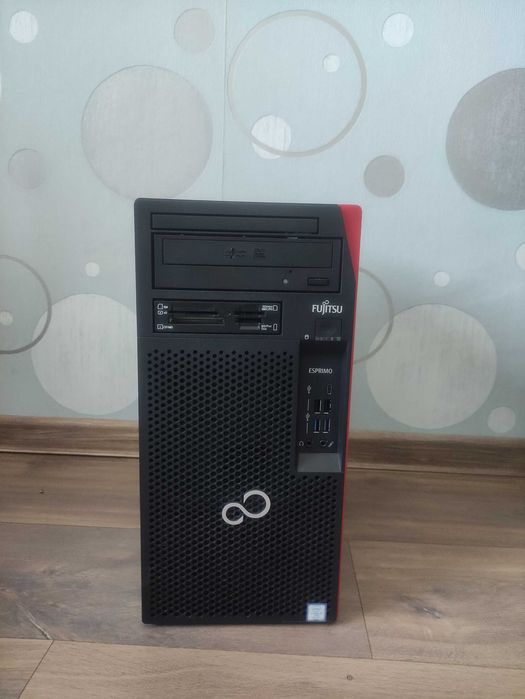 Настолен компютър Fujitsu Esprimo P956/E94+